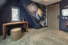 Bureau om aan te werken in de comfort kamer van Hotel Marktstad in Schagen
